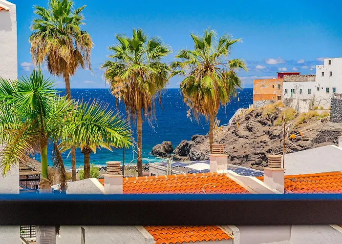 Family Flat With 3 Bedrooms And Balcony Near Los Gigantes And Ocean