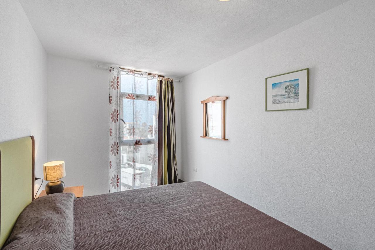 Family Flat With 3 Bedrooms And Balcony Near Los Gigantes And Ocean *